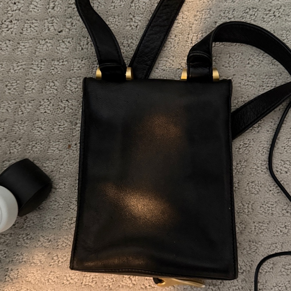 Vintage 90’s DKNY beautiful  Leather cross body  Bag - Picture 4 of 4
